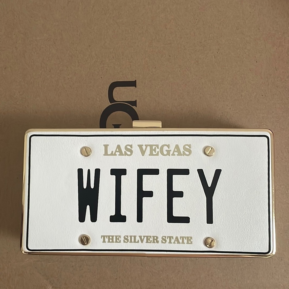 Wifey clutch